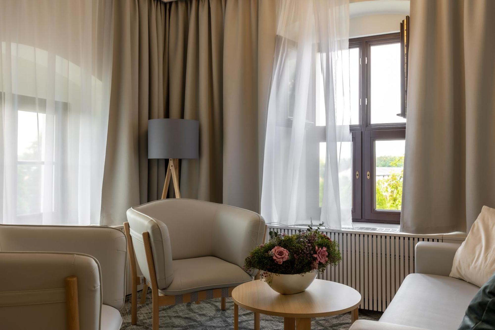 Zamek Trest Hotel Exterior foto